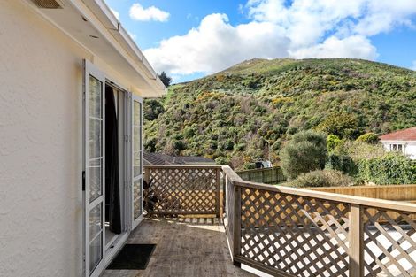 Photo of property in 5 Mahoe Street, Tawa, Wellington, 5028