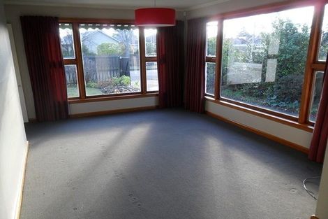 Photo of property in 8 Westmont Street, Ilam, Christchurch, 8041