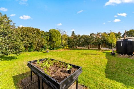 Photo of property in 9 Grainger Road, Te Atatu South, Auckland, 0610