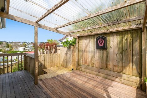 Photo of property in 2/44 Lysander Crescent, Beach Haven, Auckland, 0626