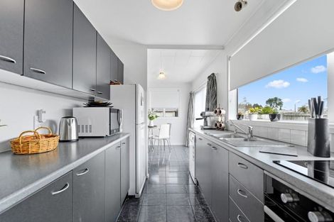 Photo of property in 6 Lugton Street, Nawton, Hamilton, 3200