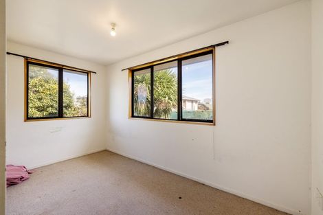 Photo of property in 13 Broadfell Avenue, Avonhead, Christchurch, 8042