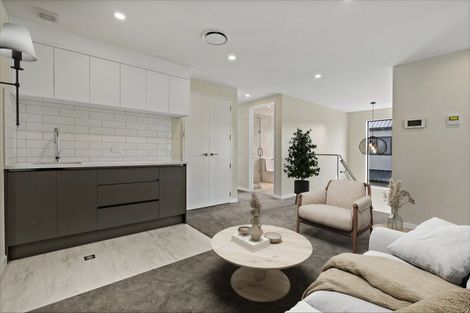 Photo of property in 18 Cara Avenue, Kumeu, 0810