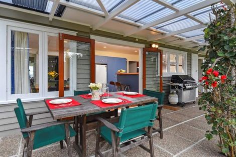 Photo of property in 12 Currey Crescent, Milford, Auckland, 0620