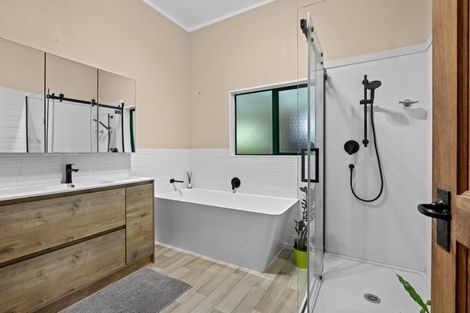 Photo of property in 979 Kaipara Flats Road, Kaipara Flats, Warkworth, 0984