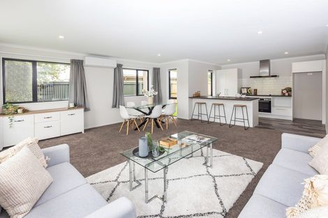 Photo of property in 7 Fairbairn Close, Halswell, Christchurch, 8025