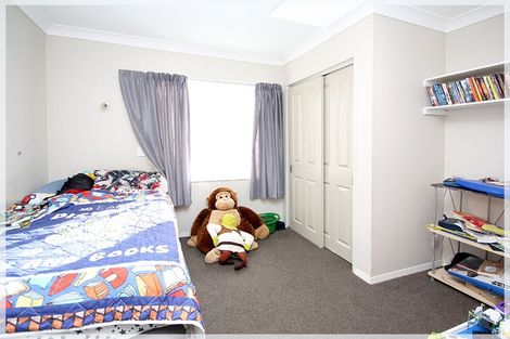 Photo of property in 32 Bledisloe Street, Levin, 5510