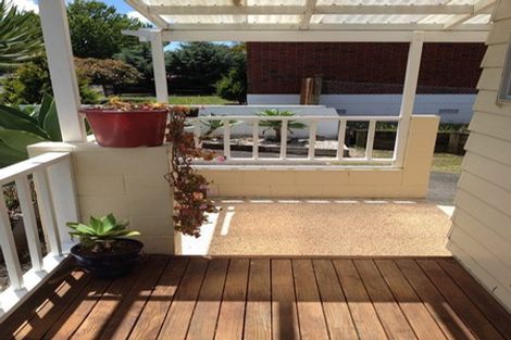 Photo of property in 18 Alton Terrace, Pakuranga Heights, Auckland, 2010