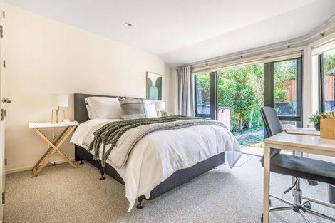 Photo of property in 9/8 Tobago Place, Sunnynook, Auckland, 0620