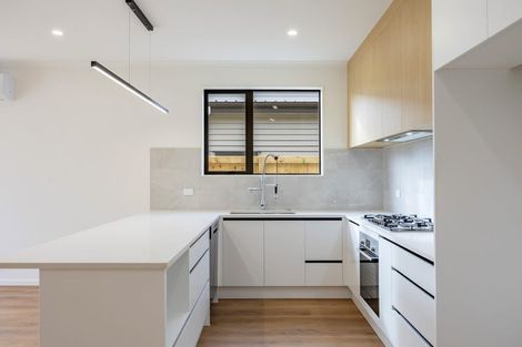 Photo of property in 17 Cara Avenue, Kumeu, 0810