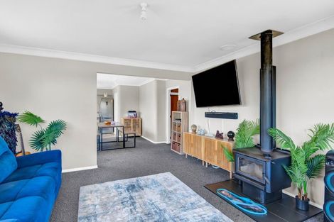 Photo of property in 2 Bowen Street, Levin, 5510