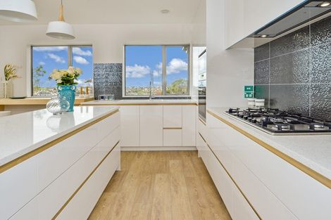 Photo of property in 106 Fairview Avenue, Fairview Heights, Auckland, 0632