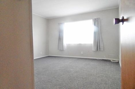 Photo of property in 2 Barbados Drive, Unsworth Heights, Auckland, 0632