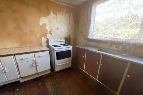 Photo of property in 81 Ngatai Street, Manaia, 4612