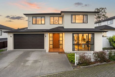 Photo of property in 19a Northcross Drive, Oteha, Auckland, 0632