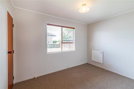 Photo of property in 58 Strid Road, Te Atatu South, Auckland, 0610