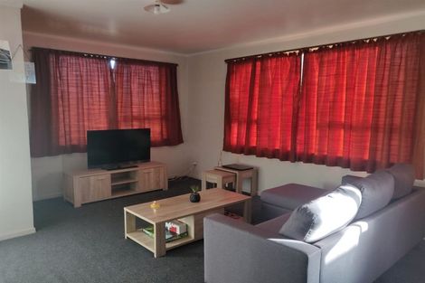 Photo of property in 1/46 Butterworth Drive, Glendene, Auckland, 0602