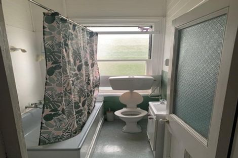 Photo of property in 48-50 Porritt Avenue, Mount Victoria, Wellington, 6011