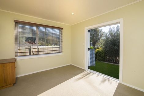 Photo of property in 54c Devon Street, Picton, 7220