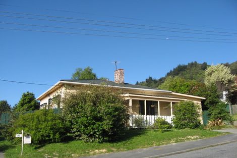 Photo of property in 12a Suffolk Street, Picton, 7220