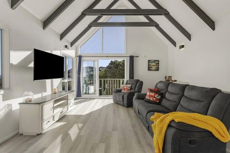 Photo of property in 10 Linwood Way, Island Bay, Wellington, 6023