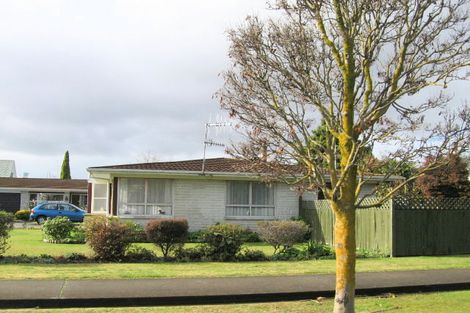 Photo of property in 2/208 Wolseley Street, Mayfair, Hastings, 4122