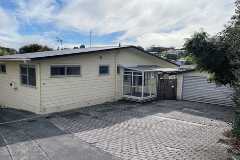 Photo of property in 1/17 Powrie Street, Glenfield, Auckland, 0629