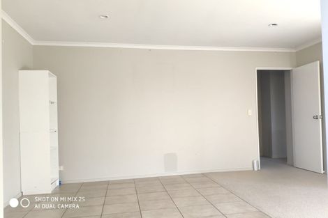 Photo of property in 16 Misty Valley Drive, Henderson, Auckland, 0612