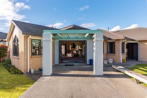 Photo of property in 1 Quadrant Heights, Paraparaumu, 5032