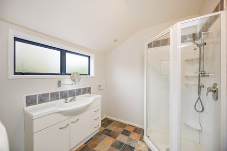 Photo of property in 46 Turitea Road, Fitzherbert, Palmerston North, 4472