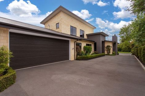 Photo of property in 28 Willowview Drive, Redwood, Christchurch, 8051