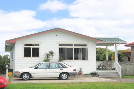 Photo of property in 16 Pitau Road, Mount Maunganui, 3116