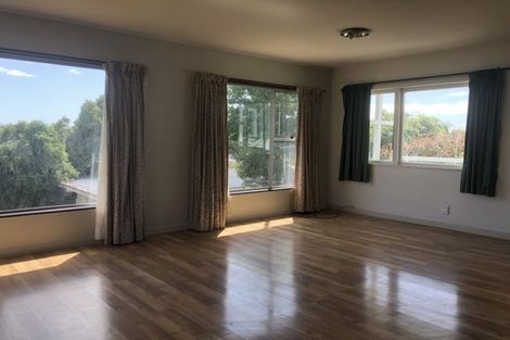 Photo of property in 39 Raleigh Road, Northcote, Auckland, 0627