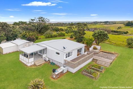 Photo of property in 125 Rehutai Road, Baylys Beach, Dargaville, 0377