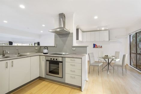 Photo of property in 52 Ferry Road, Arkles Bay, Whangaparaoa, 0932