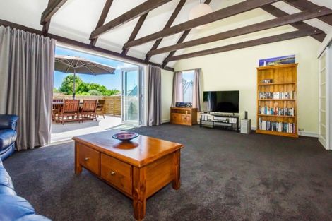 Photo of property in 13 Walton Road, Paraparaumu Beach, Paraparaumu, 5032