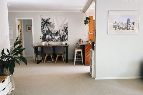 Photo of property in 1/2 Hobby Avenue, Birkdale, Auckland, 0626