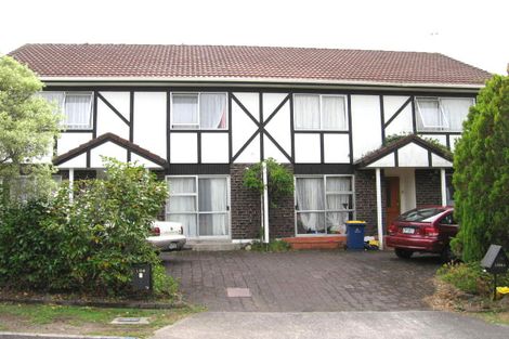 Photo of property in 2/104 Manhattan Heights, Glendene, Auckland, 0602