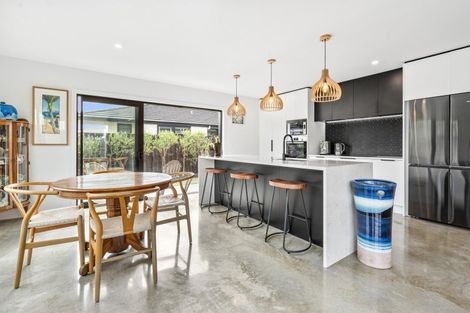 Photo of property in 7 Olney Court, One Tree Point, 0118