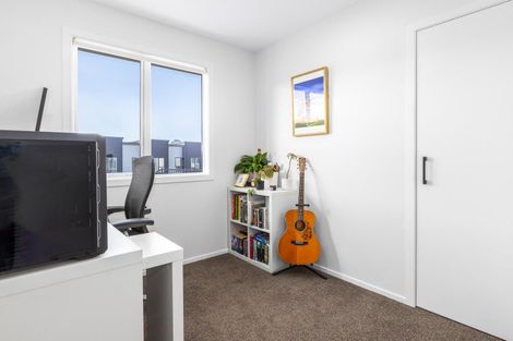 Photo of property in 32 Hokioi Drive, Kenepuru, Porirua, 5022