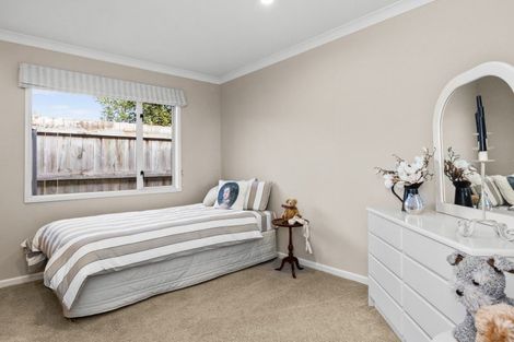 Photo of property in 12 Washington Place, Havelock North, 4130