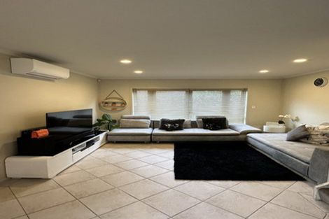 Photo of property in 63 Barnea Circle, Glen Eden, Auckland, 0602