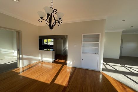 Photo of property in 43 Grassways Avenue, Pakuranga, Auckland, 2010