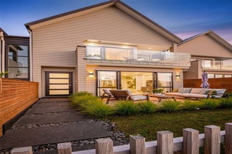 Photo of property in 10 Arran Point Parade, Orewa, 0931