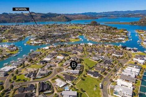 Photo of property in 18 Roseberry Place, Whitianga, 3510