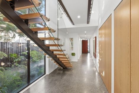 Photo of property in 14 Hardwicke Street, Sumner, Christchurch, 8081