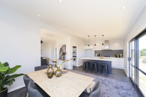 Photo of property in 3 Vaucluse Heights, Fitzherbert, Palmerston North, 4410