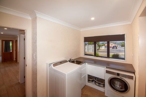 Photo of property in 10 Marford Grove, Churton Park, Wellington, 6037