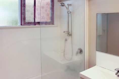 Photo of property in 5 Nyton Place, Bryndwr, Christchurch, 8053