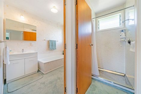 Photo of property in 5 Kukupa Grove, Heretaunga, Upper Hutt, 5018